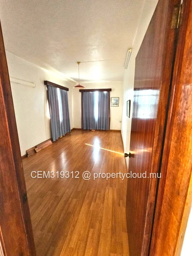 Maison 4 Chambres à Vendre – Coromandel 