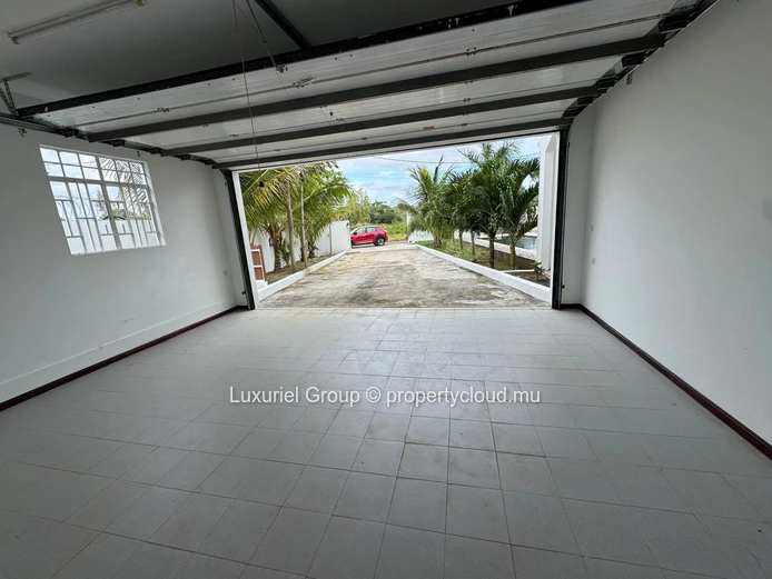 Family Villa With Pool For Rent – Péreybère