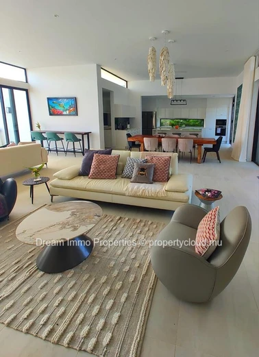 Superbe Villa Sur Le Golf A Azuri Village Avec Acces Hotel Radisson Blu – Ile Maurice
