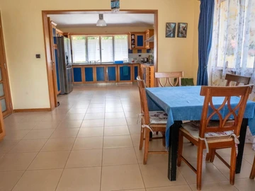 5 Bedroom Villa