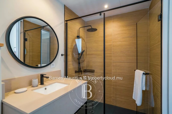 TAMARIN - Stylish Beachfront Apartment - 2 Bedrooms