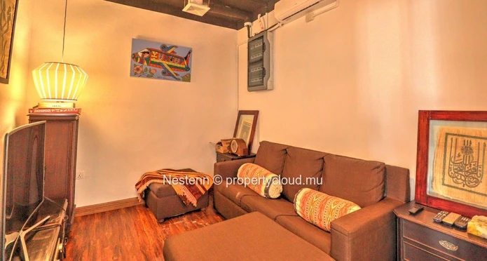 Bright 4-bedroom family apartment – Prime location