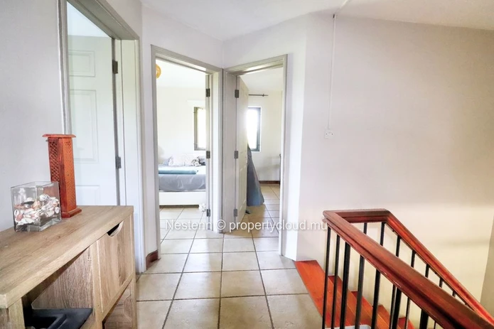 Traditional Duplex Villa in Grand Gaube with 4 bedrooms, private pool, sea view, and spacious yard. Fully furnished a...