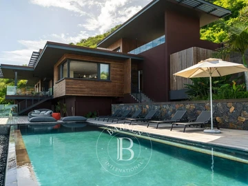 5 Bedroom Villa