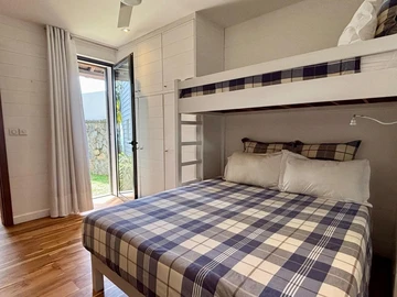 6 Bedroom Villa