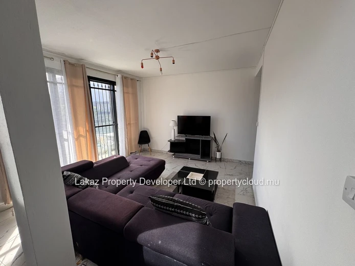Duplex meublé de 3 chambres à louer à Pointe aux Canonniers
