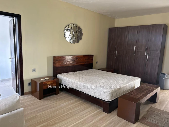 Superbe penthouse sur deux niveaux à vendre à Quatre Bornes