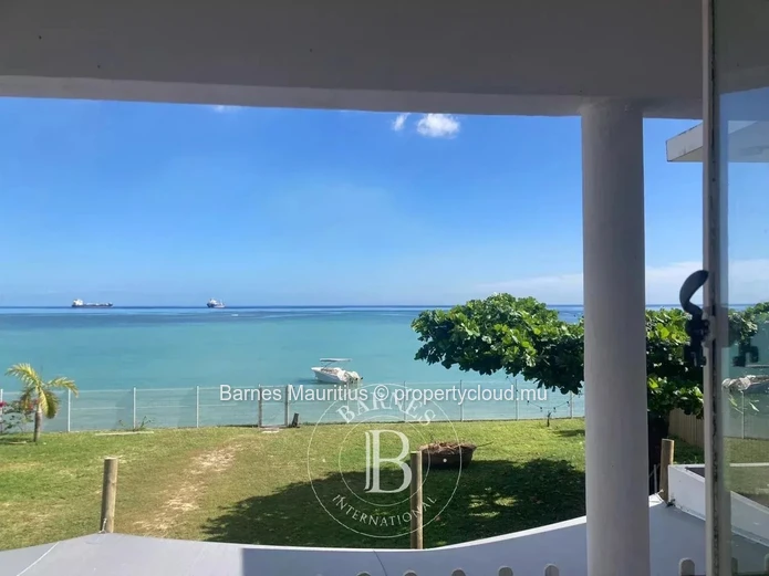 BAIE DU TOMBEAU - Maison pied dans l'eau - 3 chambres