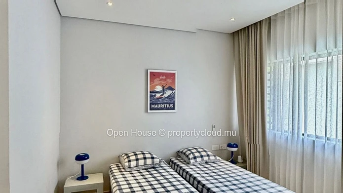 A vendre R+2  proche plage -bel appartement - piscine commune - rooftop avec vue mer -  Accessible aux étrangers - pr...
