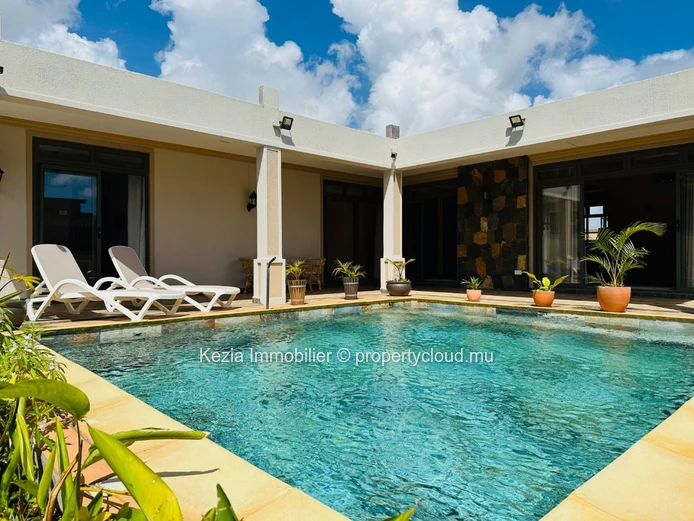 Modern Single-Storey House With A Balinese-Inspired Pool