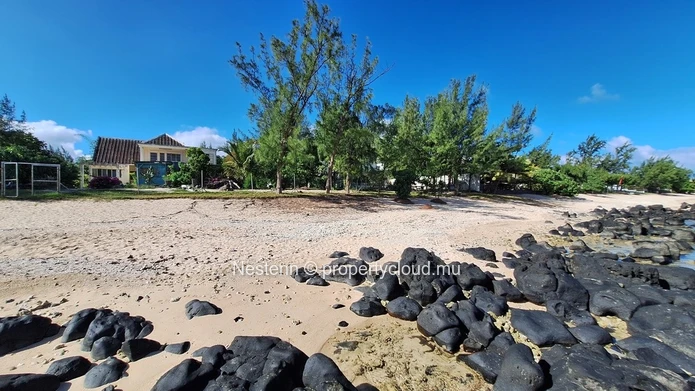 Superb 3-bedroom ground floor apartment on the waterfront