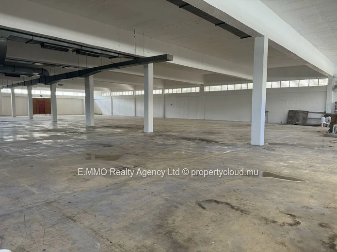 Warehouse for Rent in Coromandel, 2000m², featuring an exterior yard, secure parking, Price Rs 416,025.