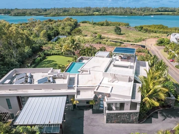 5 Bedroom Villa