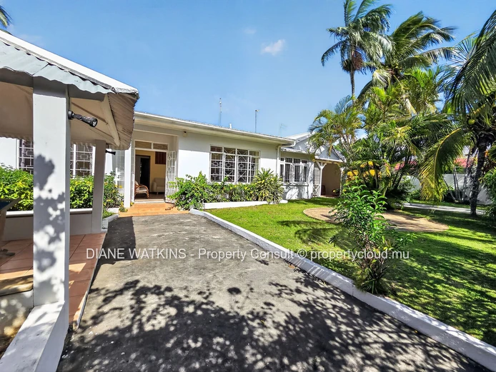 Villa 5 chambres avec piscine privée à vendre à Grand Gaube
