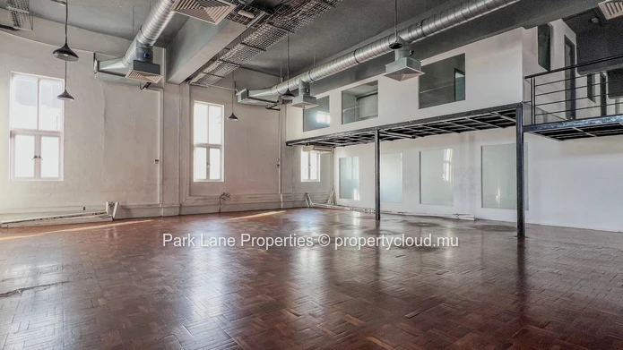 Immeuble commercial de prestige – Opportunité d’investissement stratégique au cœur de Rose Hill