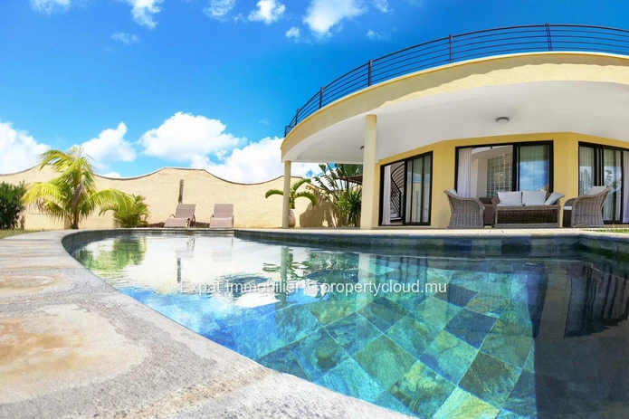 Stunning 3-Bedroom Villa with Private Pool – Les Dômes d’Albion