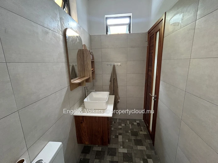 Charming 3-Bedroom House for Rent in Pereybere – Private Pool & Ideal Location