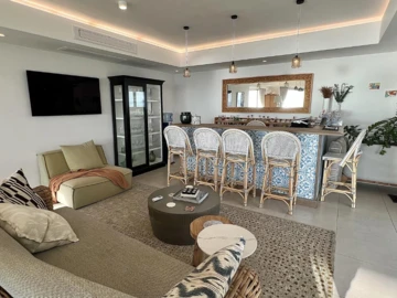 5 Bedroom Villa