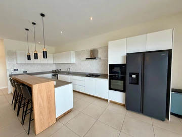 4 Bedroom Villa