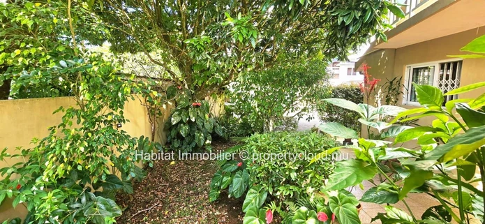 A louer : Maison meublée et équipée de 150 m², sur un terrain de 418 m² à Curepipe