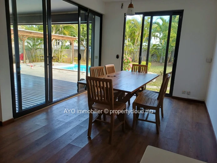 Beautiful 4 bedroom home with pool and garden in Pereybere