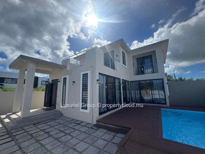 Splendid New Villa 3Bed Ensuite Office Swimming Pool