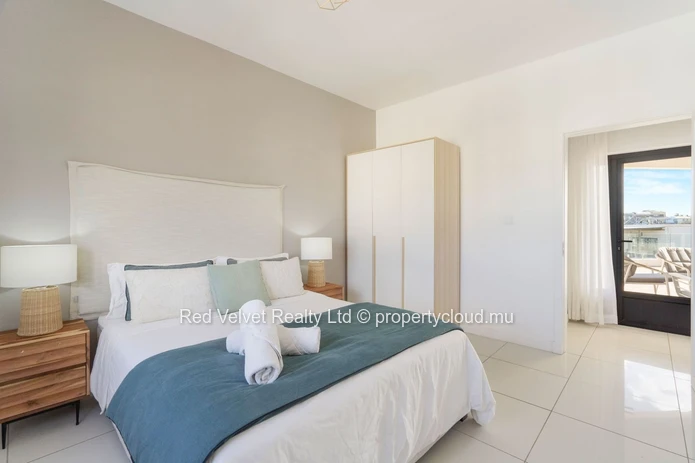 Beachfront Penthouse with Sea View – 3 Bedrooms – Flic en Flac