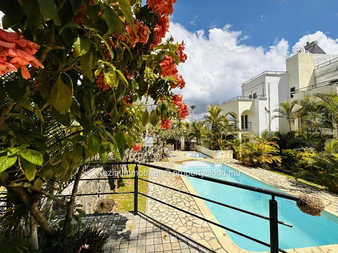 Triplex En Residence Sécurisée À Grand Baie