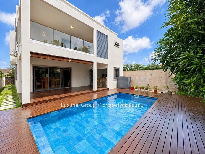 High-End 4 Bedroom En-Suite Villa with Pool – Grand Baie