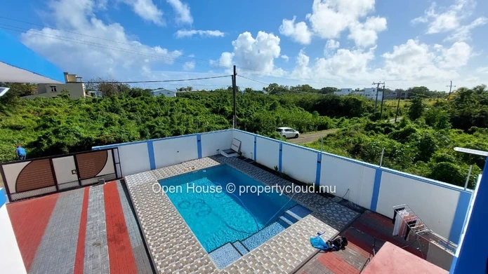 4-Bedroom Villa with Private Pool to Rent in Calodyne