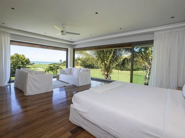 5 Bedroom Villa