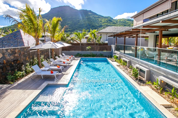 Elegant 3-Bedroom Garden Villa in Mauritius – Private Pool, Resort Services & Beach Proximity
