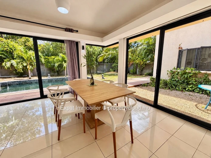 Stunning 6-Bedroom Villa With Private Pool & Secluded Garden – Bain Bœuf