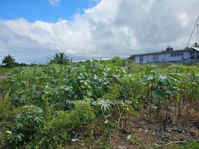 Prime 1081m² plot near the beach