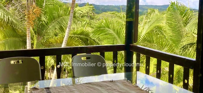 Maison des Îles en bois à Chamarel