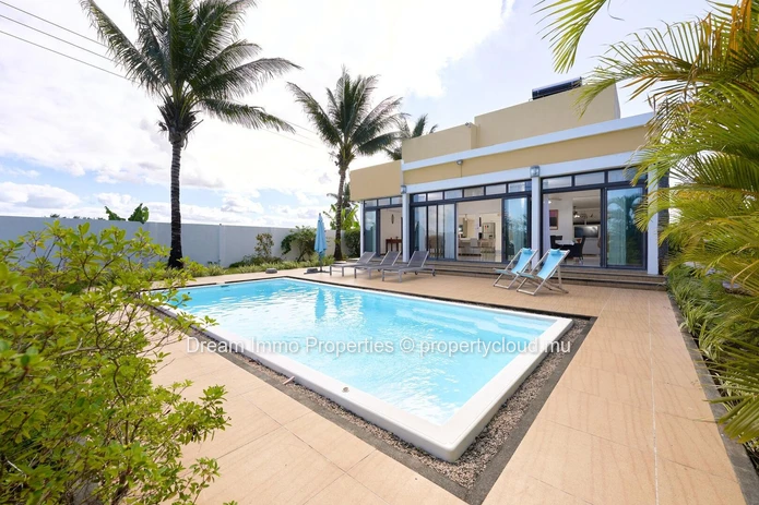 Top Investor Deal! 3 Villas With Sea View & Beachfront In Belle Mare – Mauritius