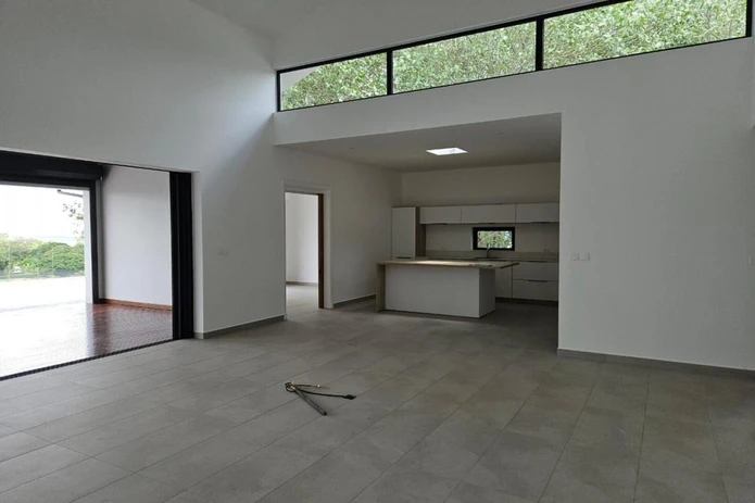 Penthouse R+2 à vendre à Belle Vue Harel, Mapou. Surface habitable de 508m², 4 chambres, piscine commune, accessible ...