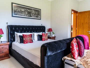 5 Bedroom Villa