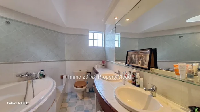 Maisons / Villas - 4 chambres - Roches Brunes