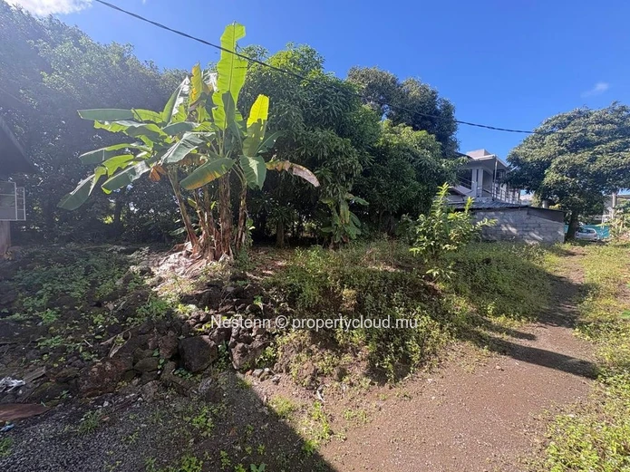 Residential Plot of Land de 236m² 