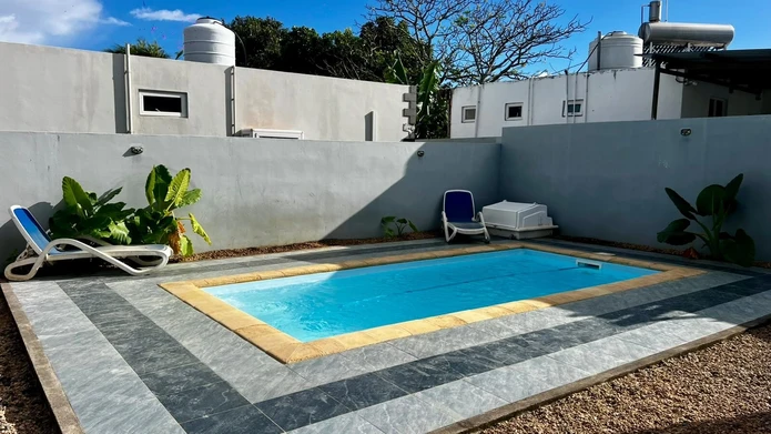 Villa meublée 2 chambres avec piscine privée à louer à Petit Raffray