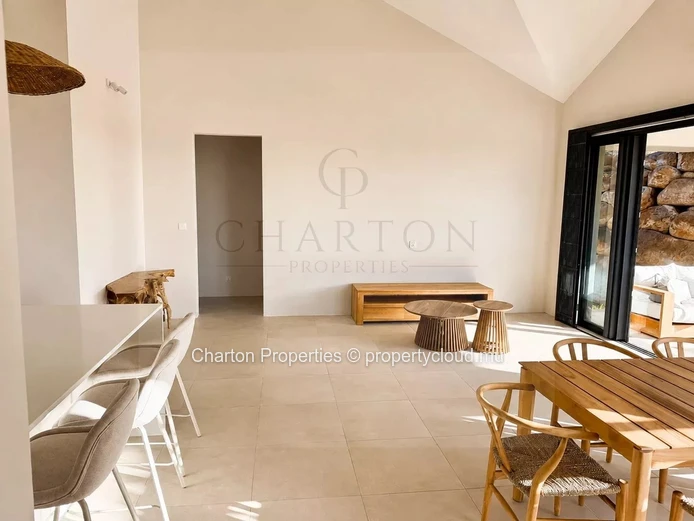 Villa contemporaine neuve avec piscine et vue panoramique exceptionnelle à Belle Vue Harel
