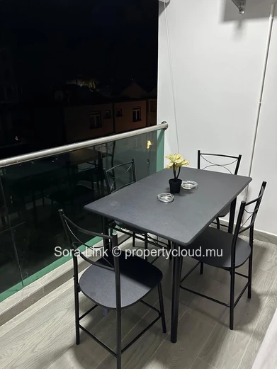 Beautiful 3 bedroom apartment close to amenities 