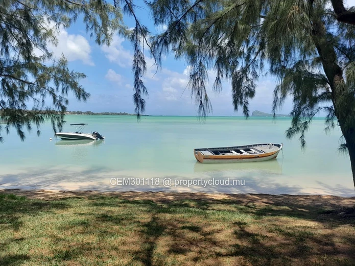 Beachfront Villa for sale in Butte à l’Herbe, Calodyne