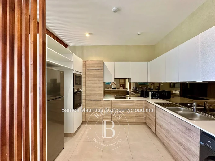 POINTE AUX CANONNIERS - Penthouse with lagoon view - 3 bedrooms