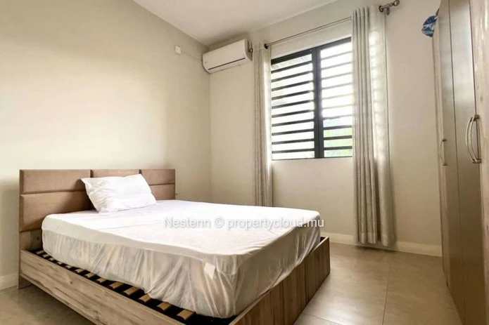 Maison spacieuse et moderne dans un complexe sécurisé et prestigieux.