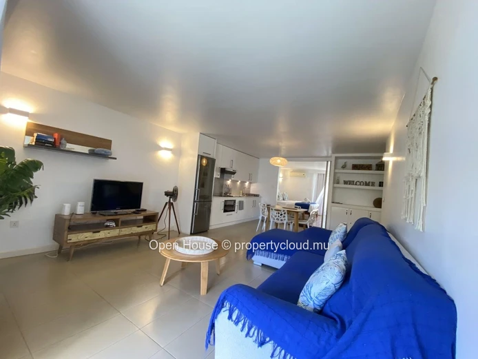 For sale: 2nd floor apartment - furnished, air-conditioned, equipped kitchen, walk-in closet, 30m² terrace. Shared sw...
