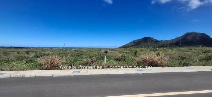 Land For Sale In Lotissement Pierrefonds 