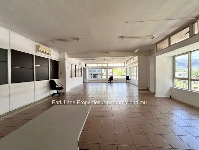Ideal Office Space in the Heart of a Vibrant District
