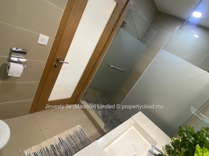 JINVESTY MAURITIUS : RENT 2 BR en suite Mont beach on walk... 49000